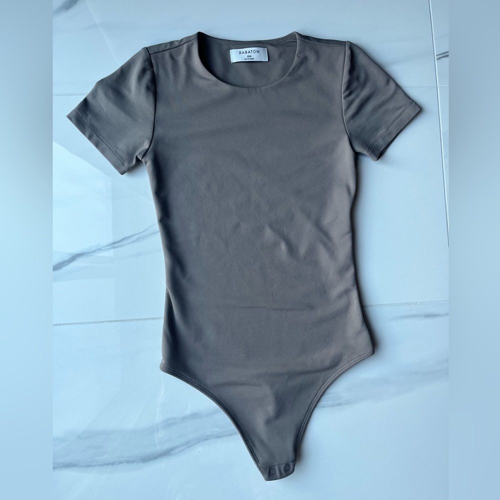 Aritzia Babaton Contour Crew Shortsleeve Bodysuit